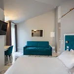 Hotel Elena 3*