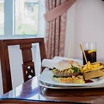 Elena Hotel 3*