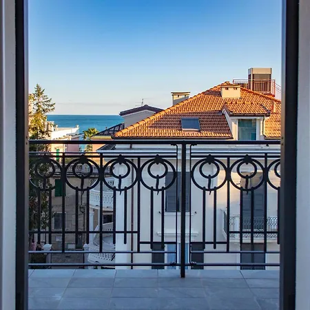 Hotel Elena