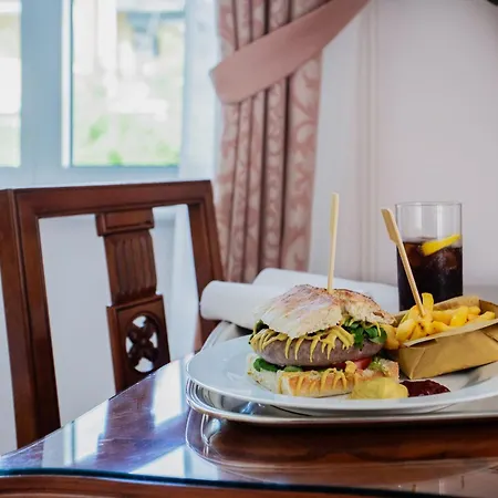 Elena Hotel 3*
