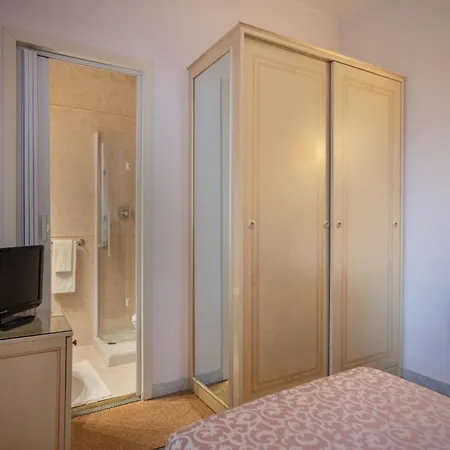 Elena Szálloda Varazze