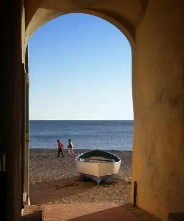 Elena Otel Varazze