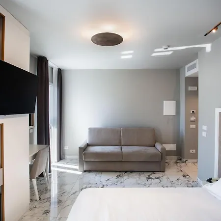 Elena Hotel 3*