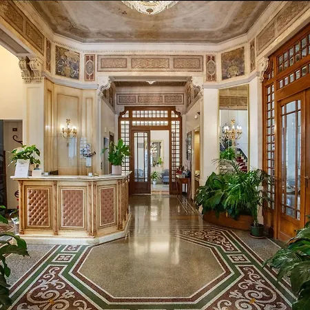 Hotel Elena 3*