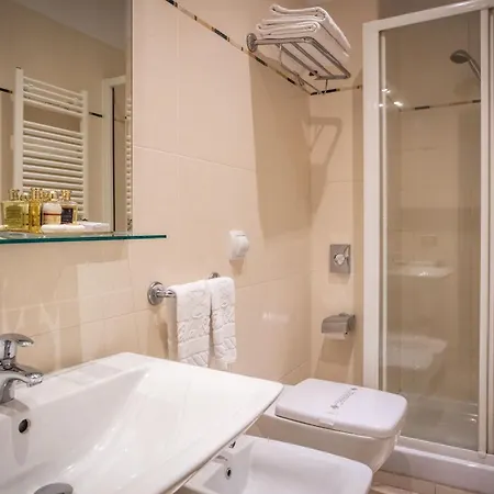 Elena Hotel 3*