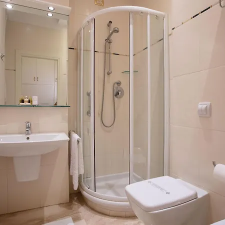 Elena Hotel 3*