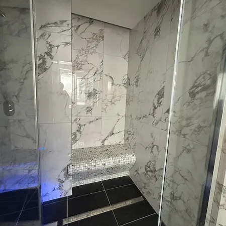 Hotel Elena 3*