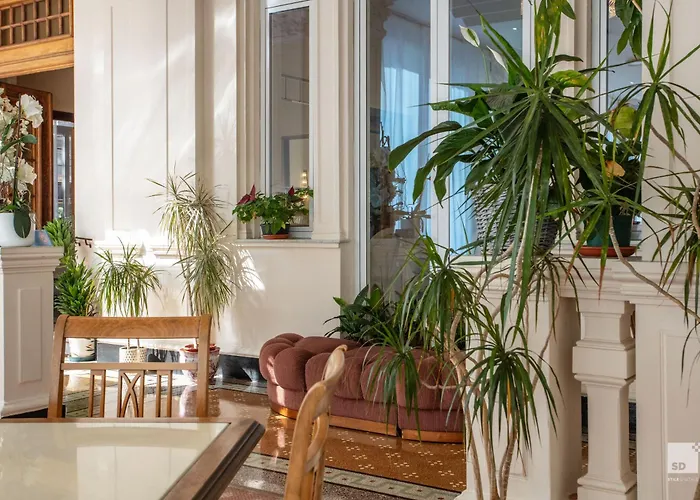 Elena Отель Варацце