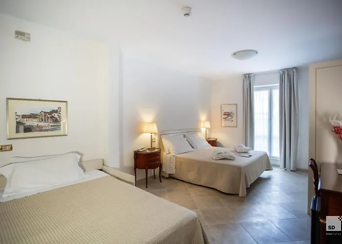 Elena Варацце