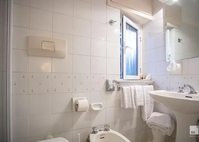 Elena Варацце