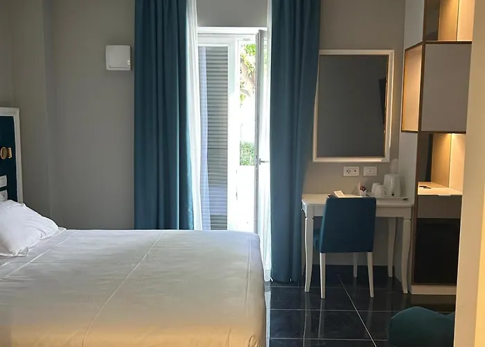 Elena Отель Варацце